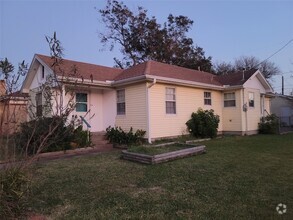 Building Photo - 4727 Avenue North 1 2 Unit