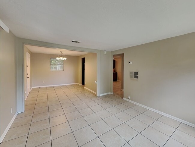 Building Photo - 6150 George Wood Ln W