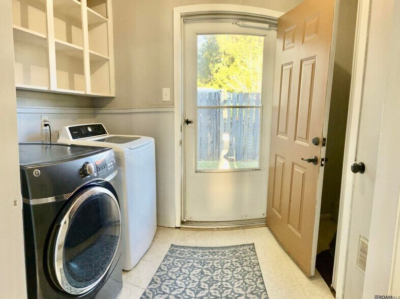 Building Photo - 23515 Marshall St