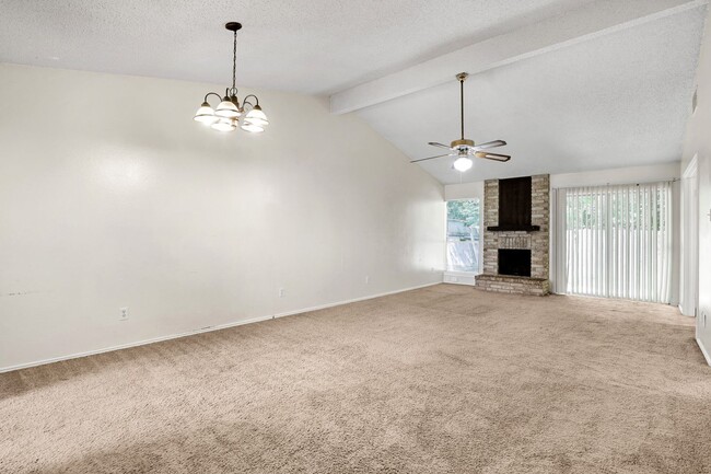 Building Photo - 7204 Hardesty