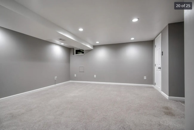 Building Photo - 3 Bedroom Rehabbed Home