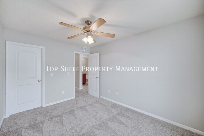 Building Photo - 9125 Greenspire Dr