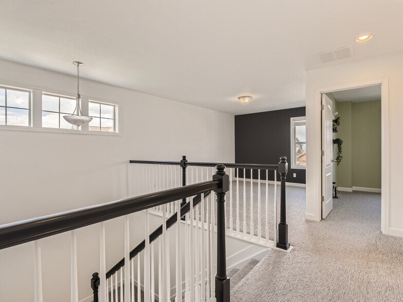 Building Photo - 664 Tiger Lily Way