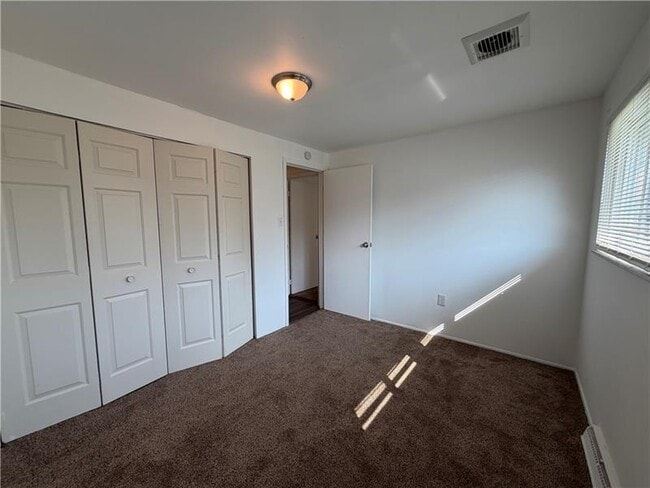 Building Photo - 2000 McMinn St