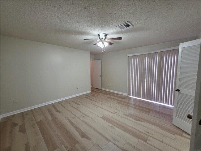 Building Photo - 4254 Lawnwood Dr