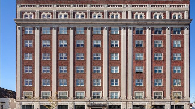 Building Photo - 70 W Alexandrine St