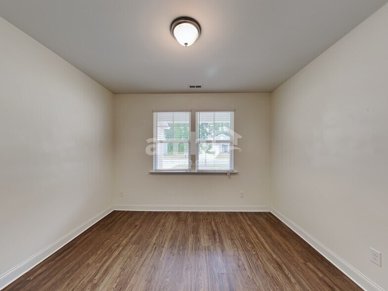 Building Photo - 155 Gregory Dr