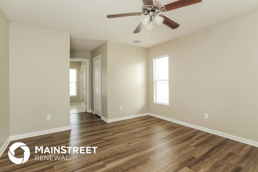 Building Photo - 557 Oak Branch Cir