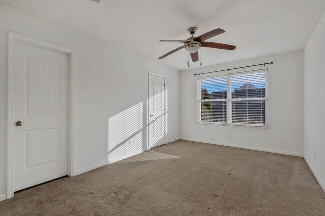 Building Photo - Updated Hermitage townhome, 2BR 2.5 bath, gym, pool, sidewalks, garage, fenced yard, available now!