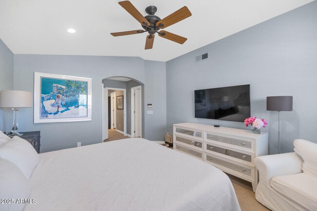 Building Photo - 9617 E Friess Dr