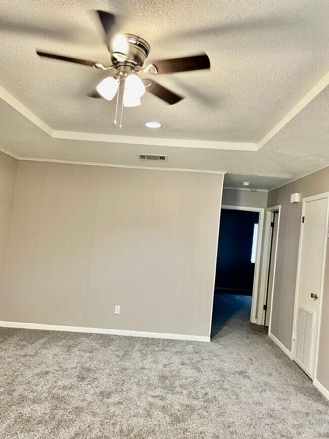 Building Photo - 410-412 N 6th Street