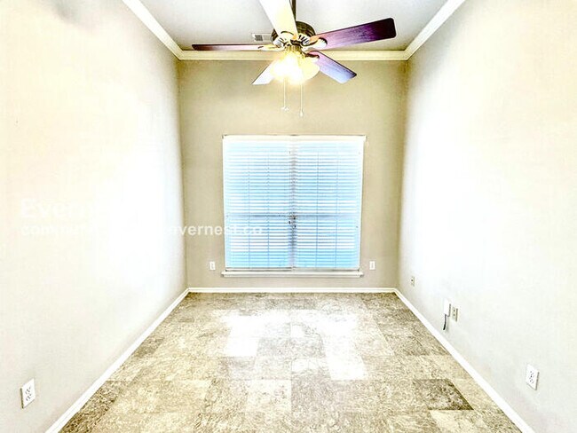 Building Photo - Charming 3-Bed, 2-Bath Home with Fenced Backyard & 2-Car Garage