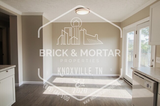 Building Photo - 1733 Lively Rd