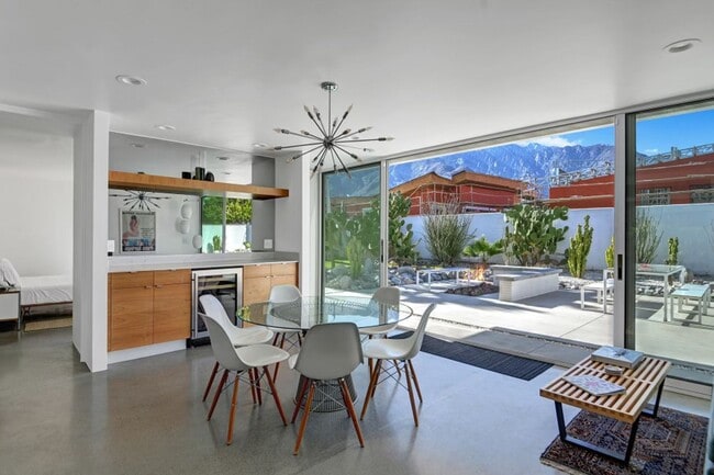 Building Photo - Mid-Century Steel Oasis in Palm Springs (Monthly Only - No Long Term)