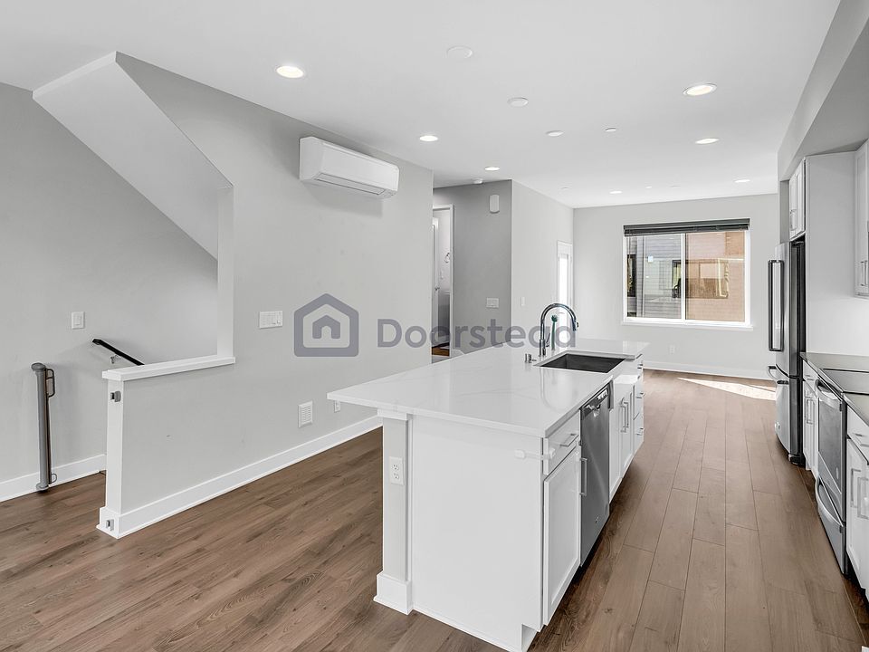 Building Photo - 18755 76th Ave W