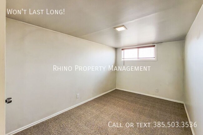 Building Photo - 1993 Champagne Ave