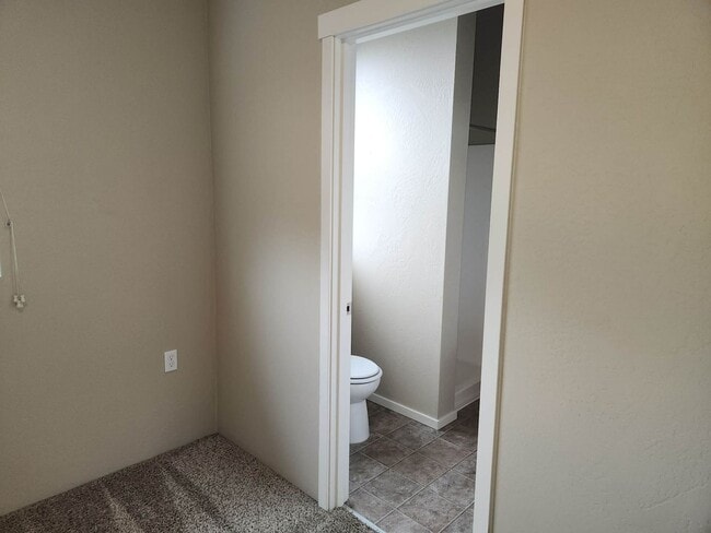 Building Photo - M2224