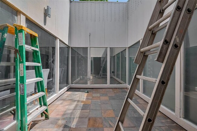 Building Photo - 14330 Templar Ln