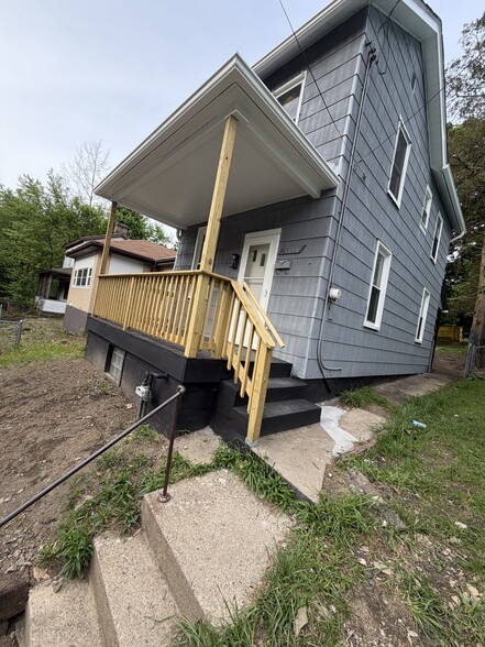 Building Photo - 1713 Scott St