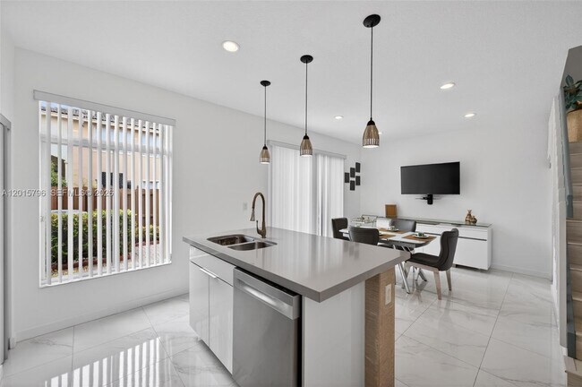 Building Photo - 11248 NW 56th St