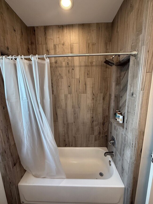 Building Photo - Beautiful home in Sonoma Springs! 4bed, 2.5 baths