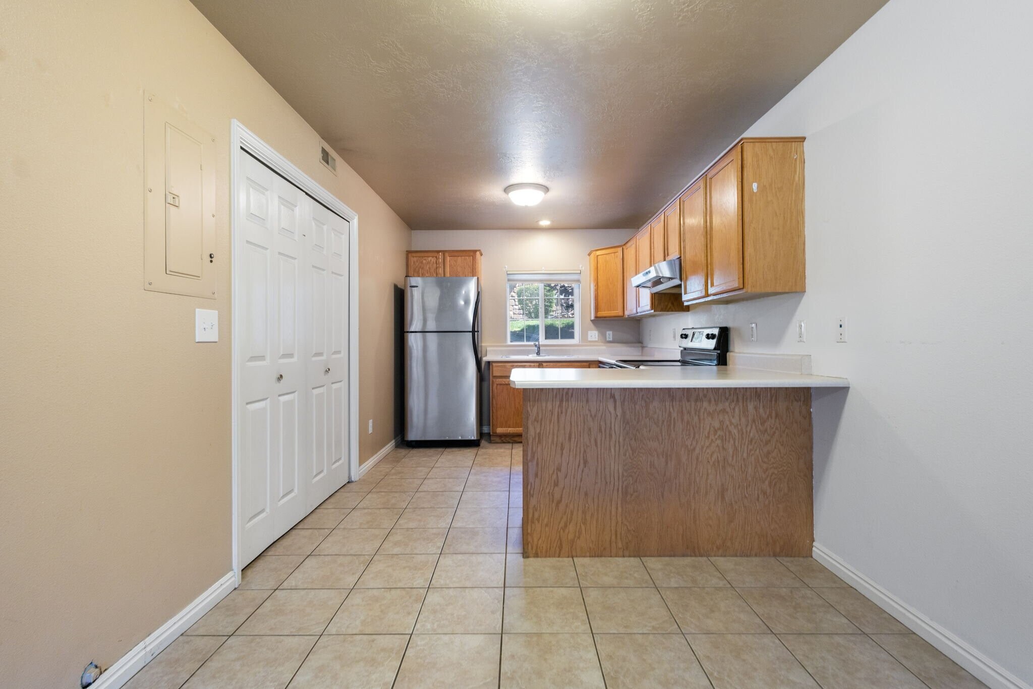 Building Photo - 1208 W 160 N
