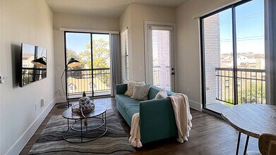 Building Photo - 1508 Blodgett St