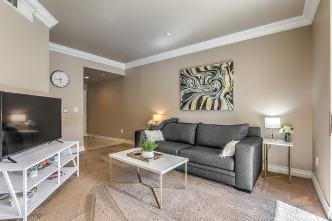 Building Photo - 260 E Flamingo Rd