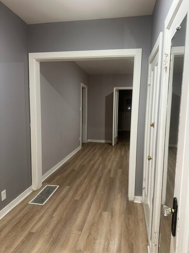 Building Photo - 8017 S St Lawrence Ave