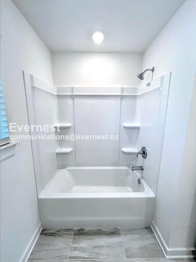 Building Photo - 649 Whitetail Ct