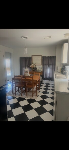 Building Photo - 46 Mary Ave