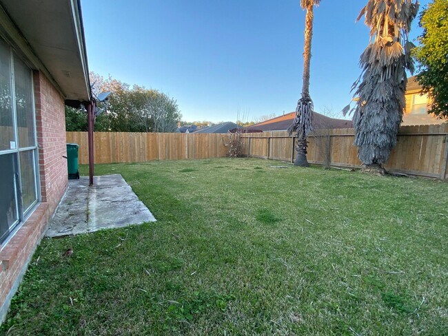 Building Photo - 12427 Chalmette St