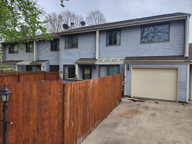 Primary Photo - 926 Breezewood Cir