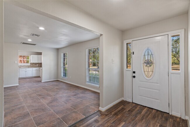 Building Photo - 17923 Beaver Creek Dr