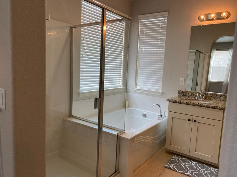 Building Photo - 192 Talmont Cir