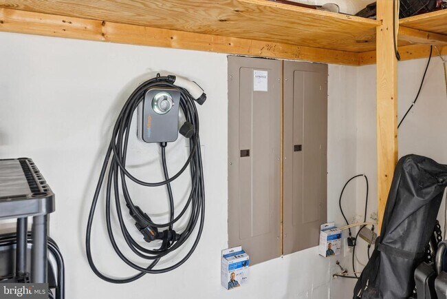 Building Photo - 18136 Hayloft Dr