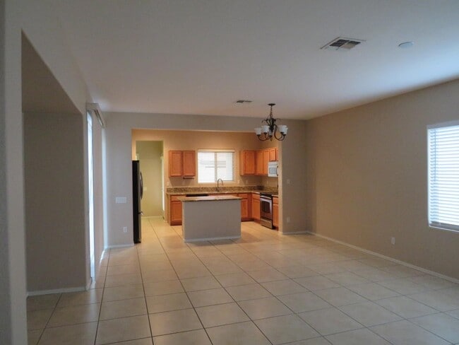 Building Photo - 336 N 77th Pl