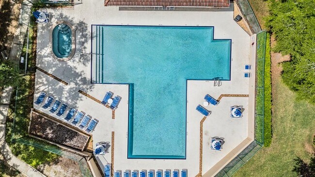 Building Photo - 2710 4th Ct