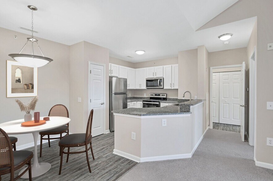 Building Photo - Gateway