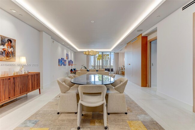 Building Photo - 515 Valencia Ave