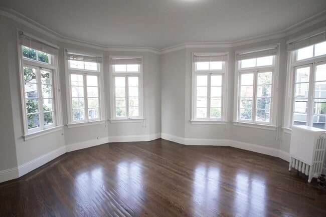 Building Photo - 701 Fell