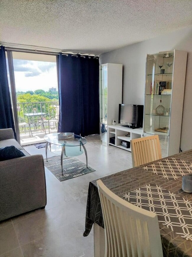 Building Photo - 1830 Embassy Dr