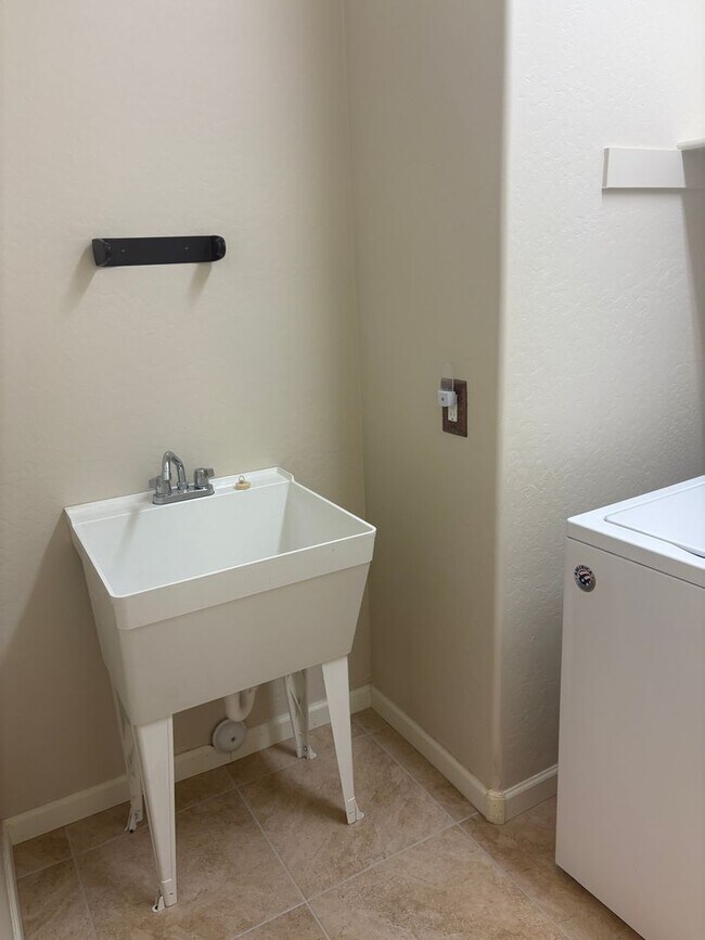 Building Photo - Unfurnished, 1-Year Long-Term Rental (Procure Only)