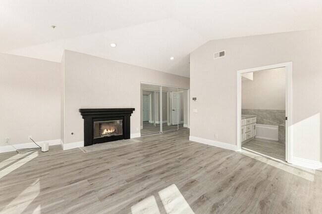 Building Photo - 841-3 3rd St