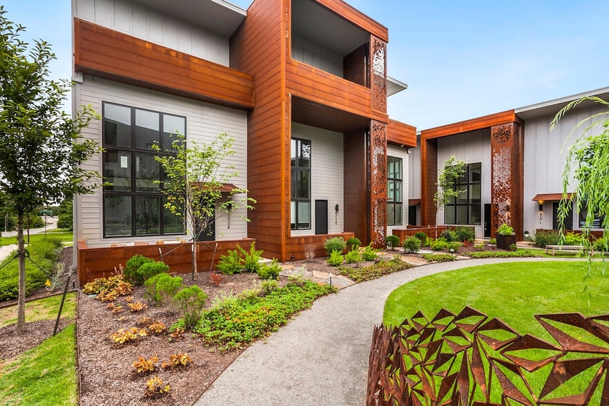 Building Photo - 500 SE Tourmaline Mews