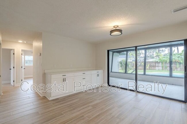 Building Photo - 4600 Venetian Blvd NE