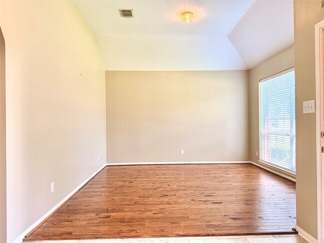 Building Photo - 16518 Wheatmill Ct