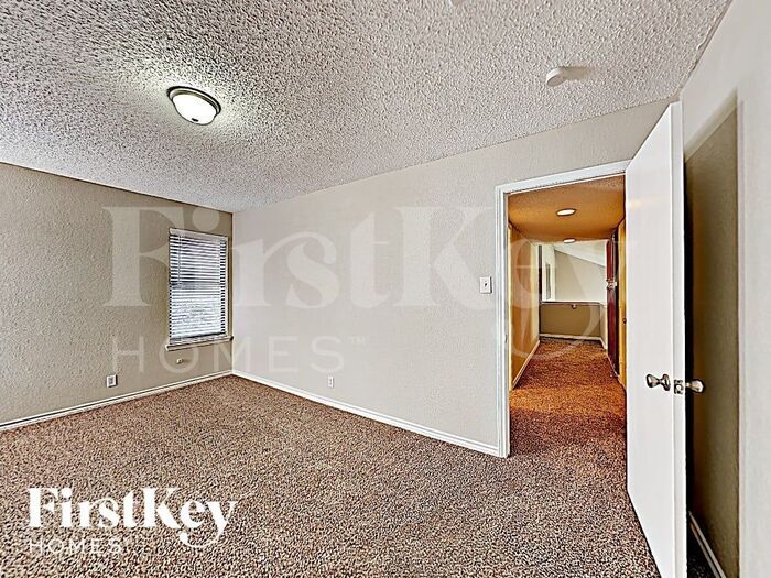 Building Photo - 6001 Ponderosa Trail Ct