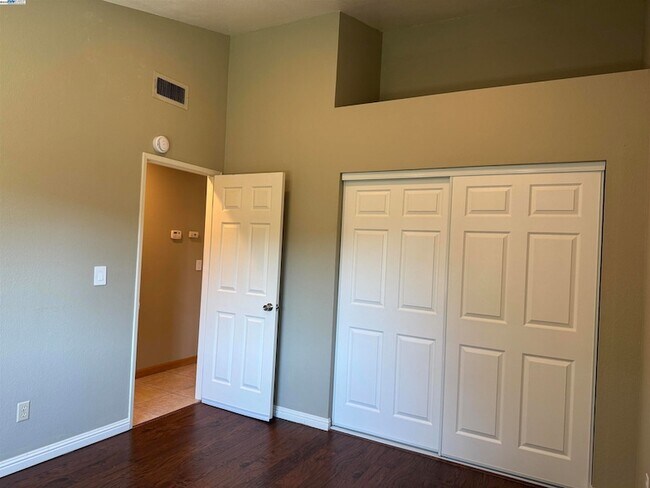 Building Photo - 7765 Canyon Meadows Cir