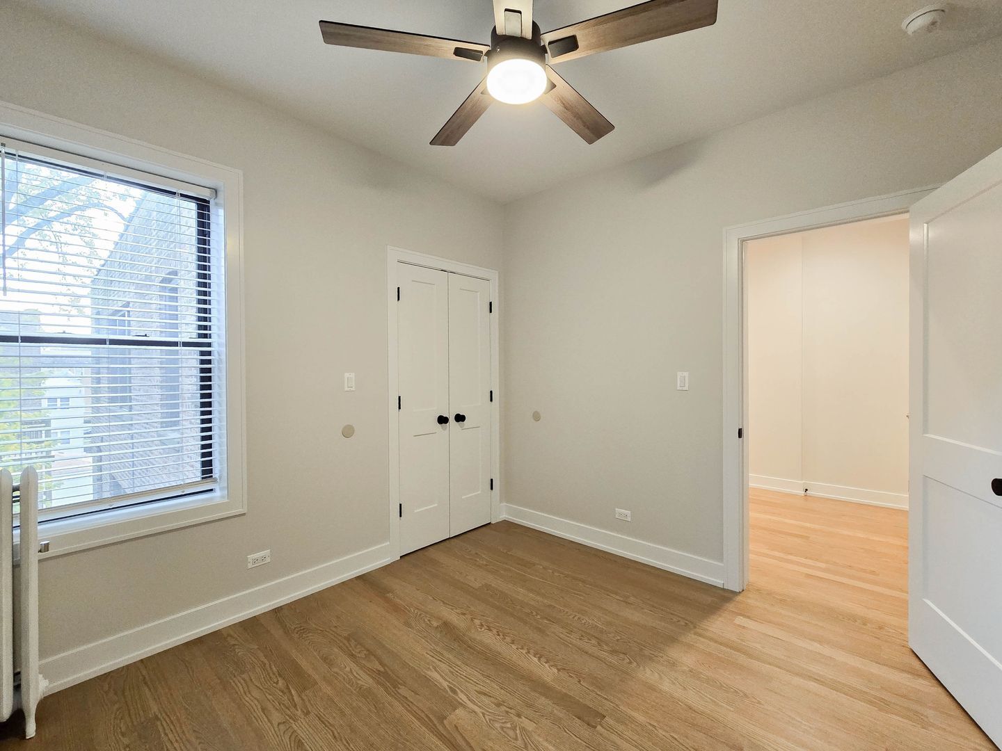 Building Photo - 4949 N Oakley Ave